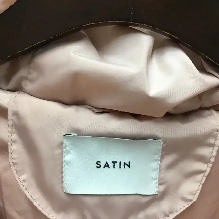 (66)SATIN 연핑크 폭스퍼후드 다운패딩점퍼