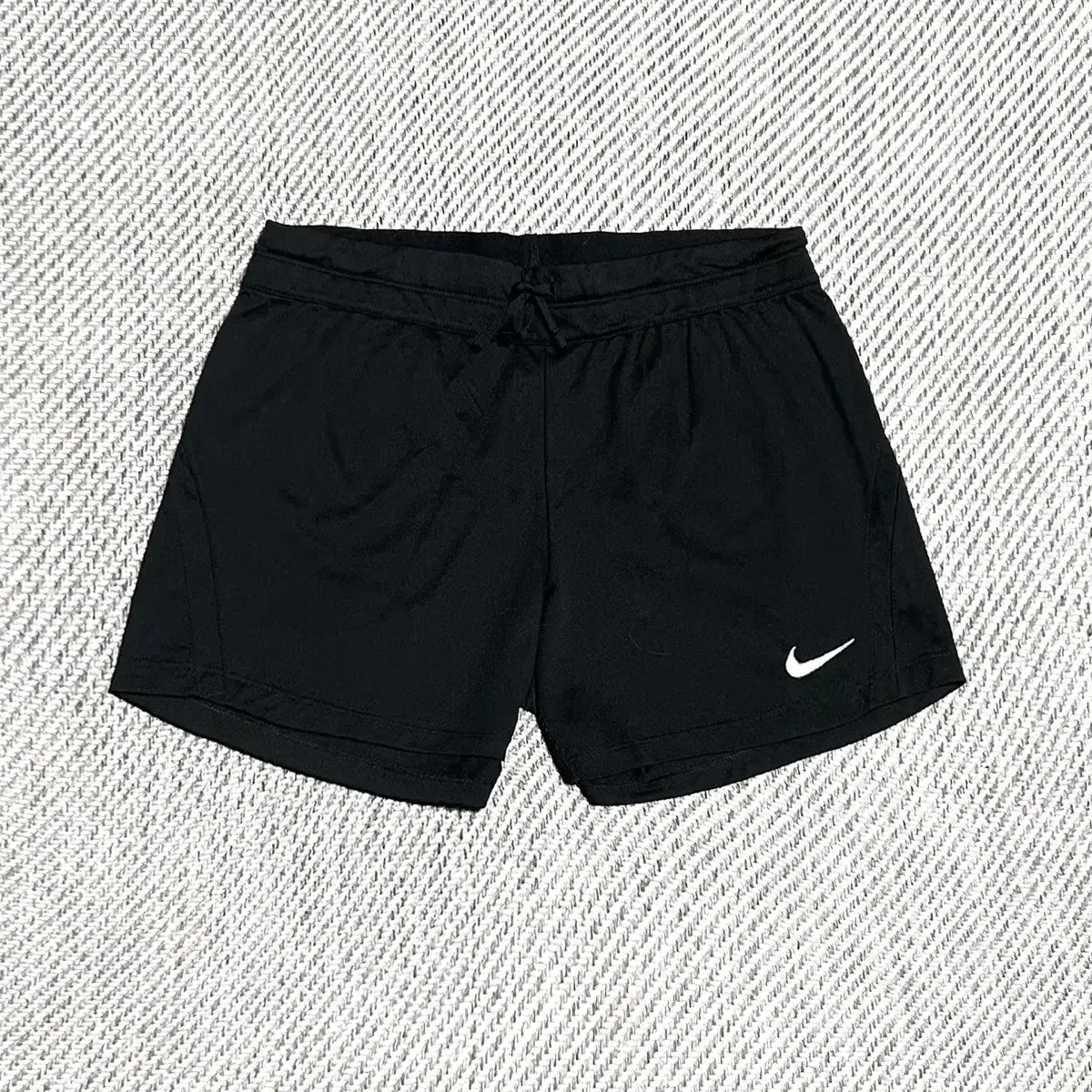 [ L ] Nike 나이키 우먼즈 스우시 트레이닝 숏팬츠