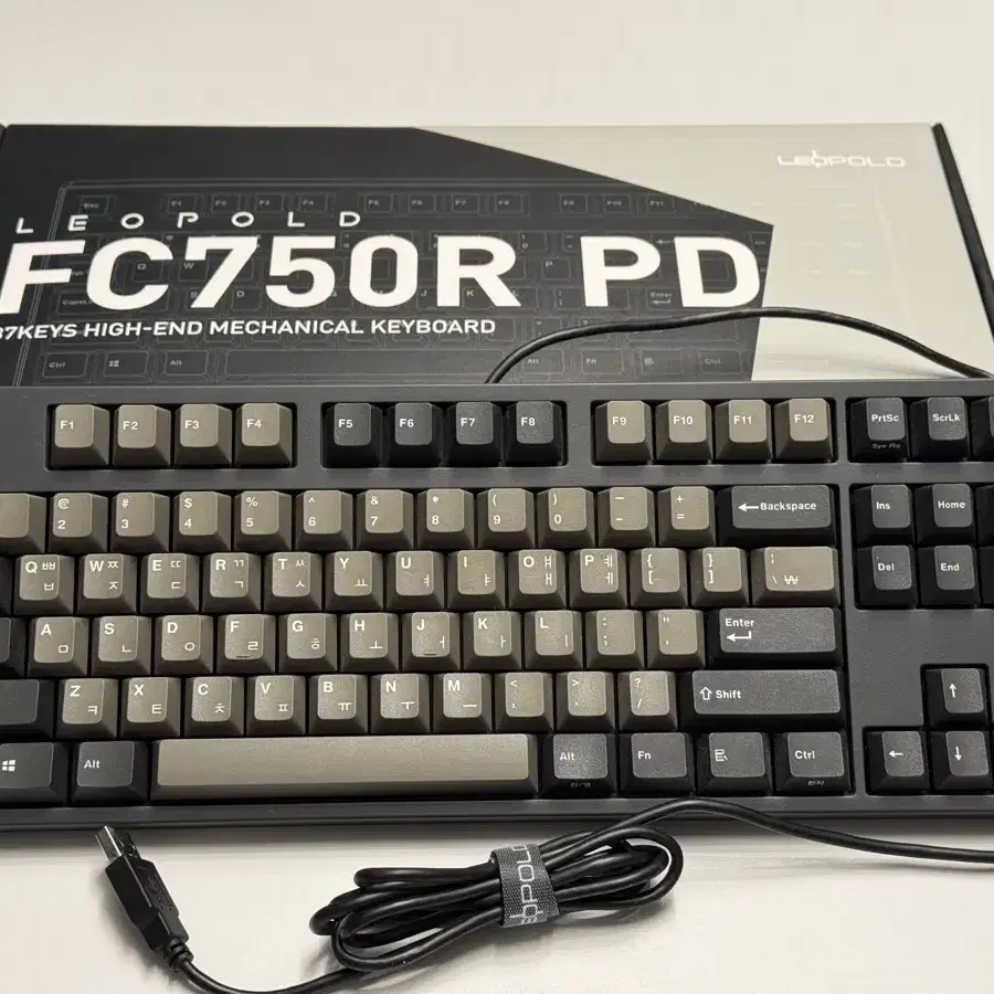 레오폴드 FC750R PD 적축 그라파이트 화이트