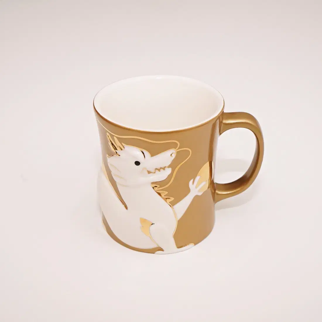 스타벅스 드래곤 골드 머그컵 Dragon Gold Mug 2024