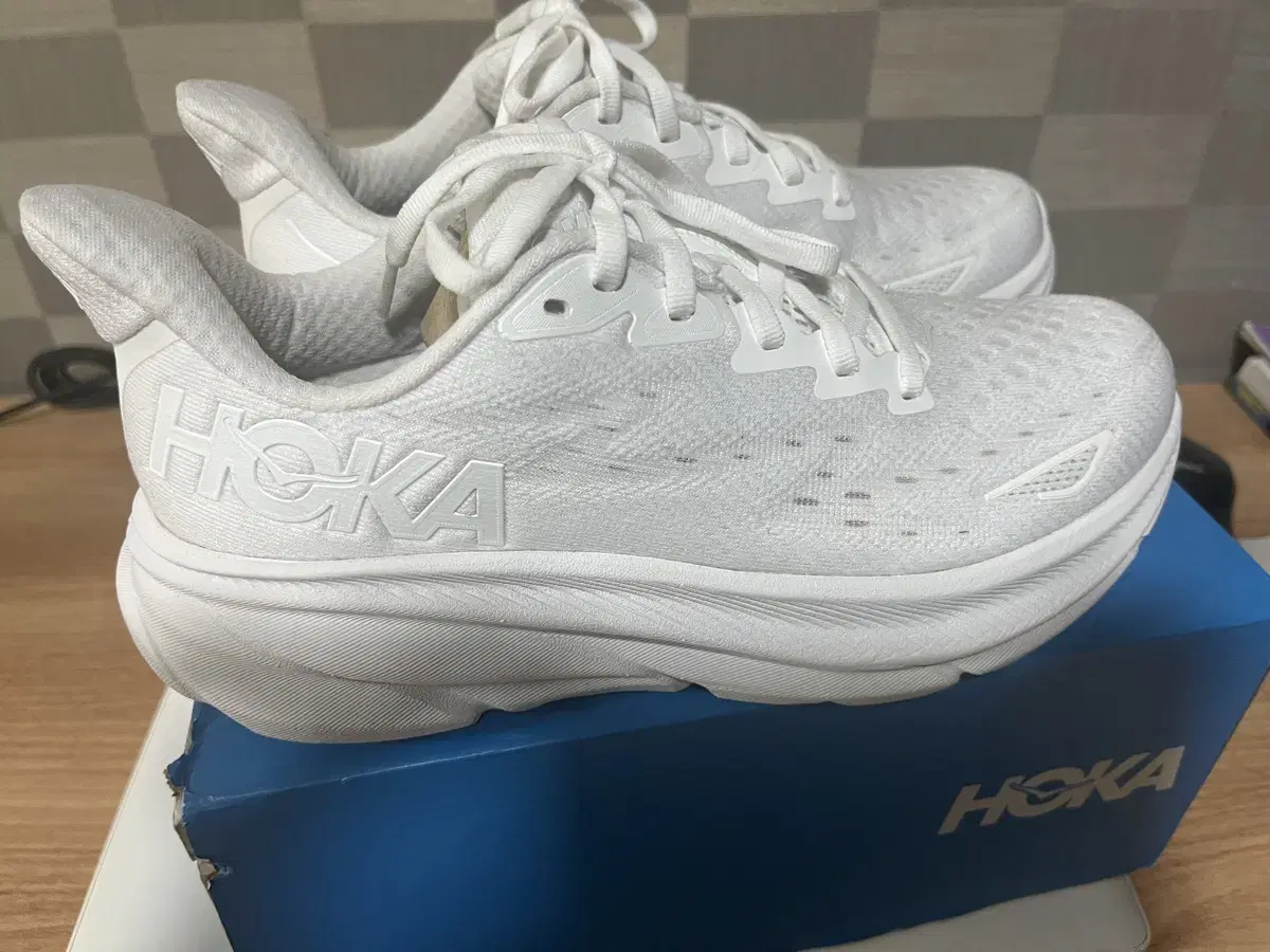 hoka 호카 클리프톤9 화이트 230