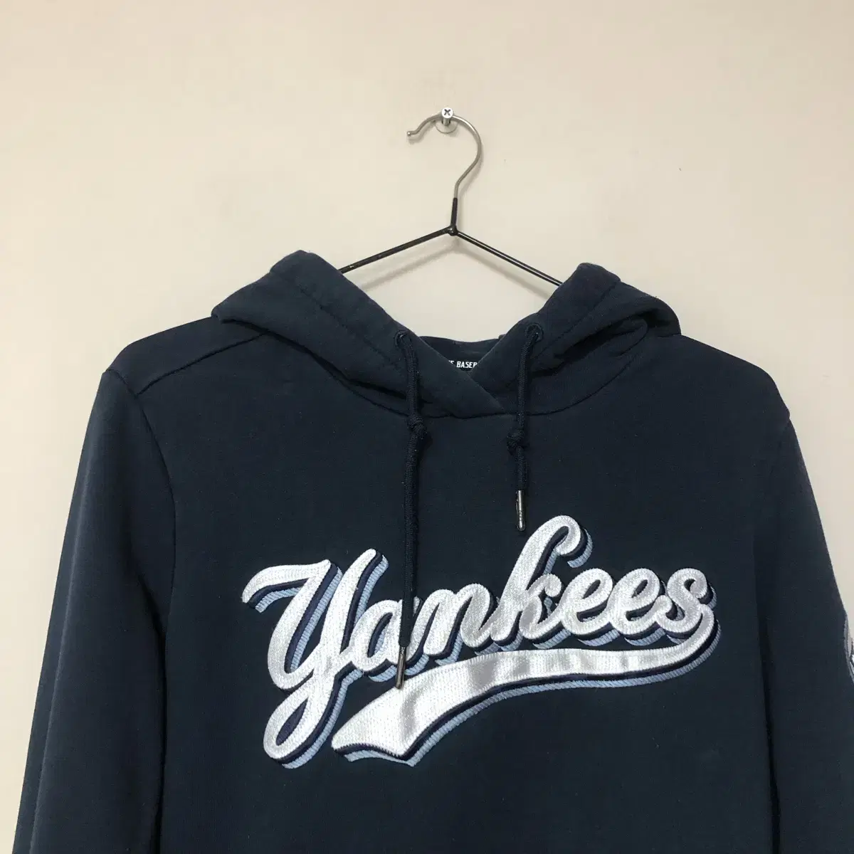 Vintage MLB navy hood t