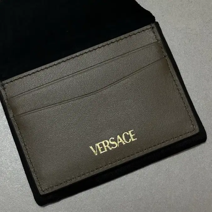 VERSACE 카드지갑 새상품 판매합니다