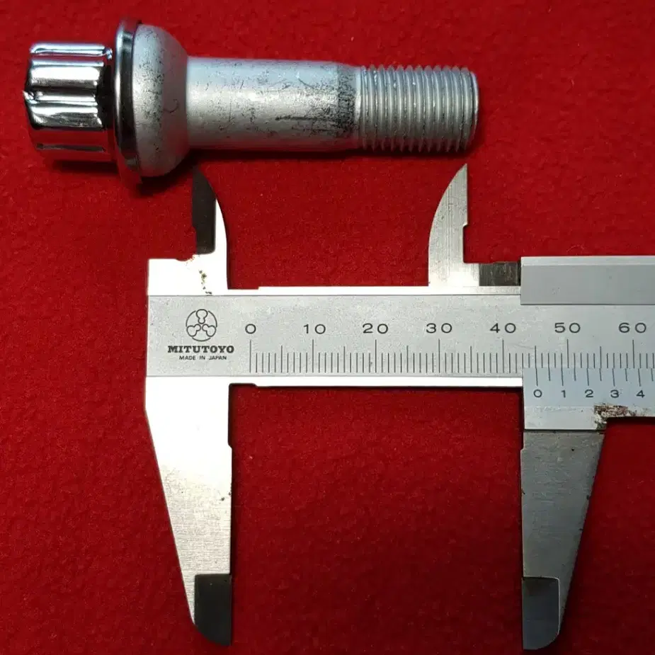 벤츠 휠볼트 롱볼트 1대분 20개 45미리스레드. M14x1.5 45mm