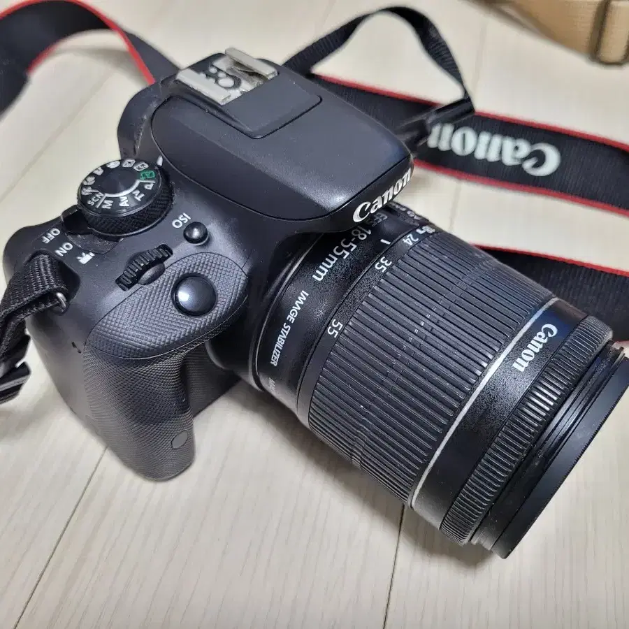 캐논 소형사이즈 DSLR 카메라 EOS 100D 와 18-55렌즈 세트