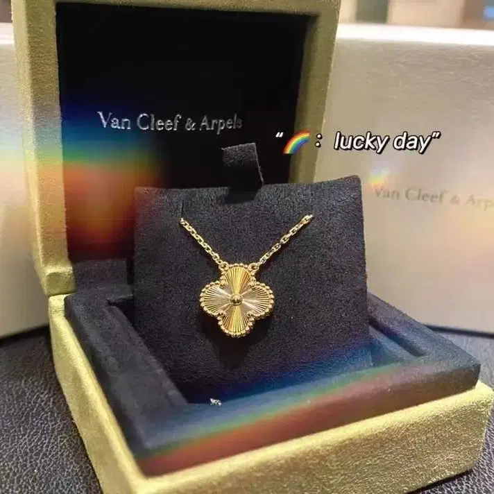 Van Cleef & Arpels한정 네잎 클롭 펜던트 목걸이