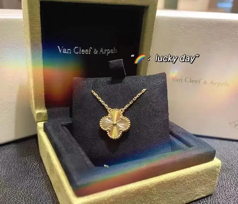 Van Cleef & Arpels한정 네잎 클롭 펜던트 목걸이