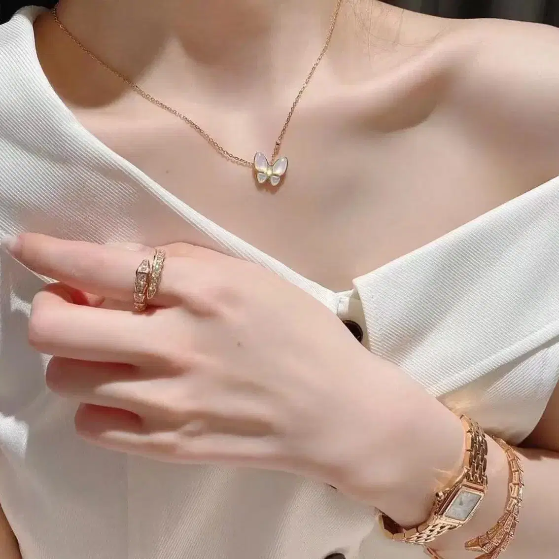 Van Cleef & Arpels 나비 펜던트 목걸이