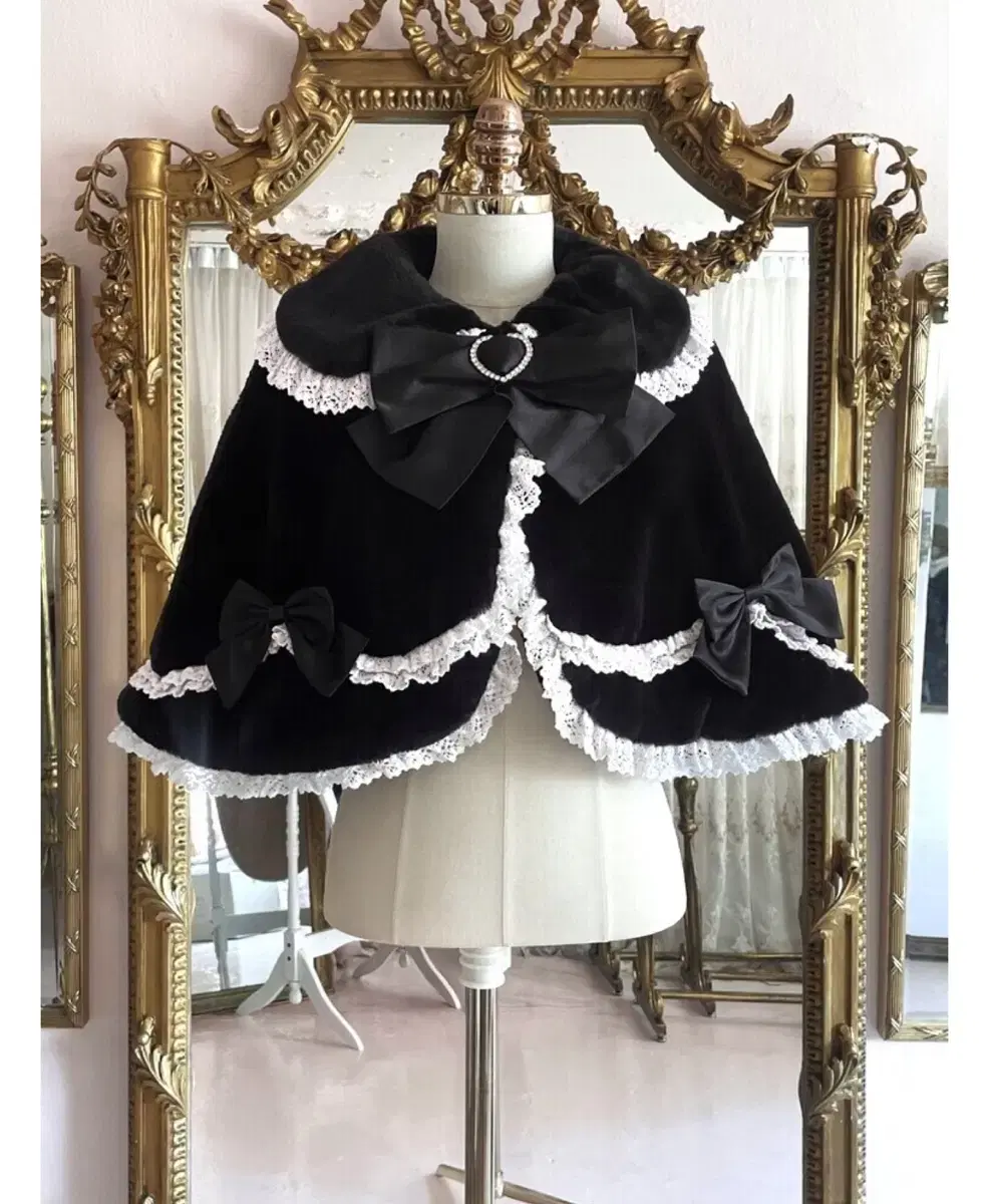 Shushu Cherry Baby Cherry Cape