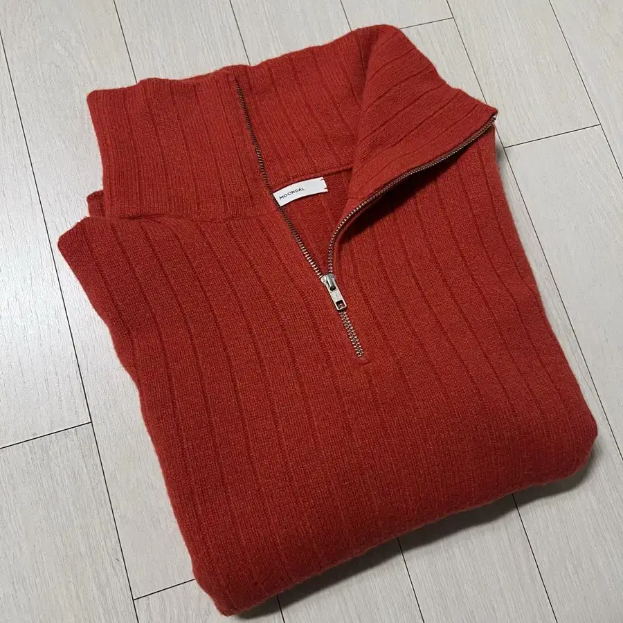 문달 Moondal Zip-up Knit in Redorange