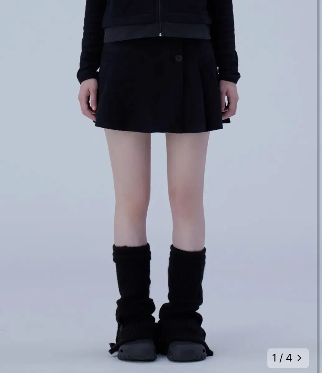 미세키 서울, Pocket mini skirt BLACK