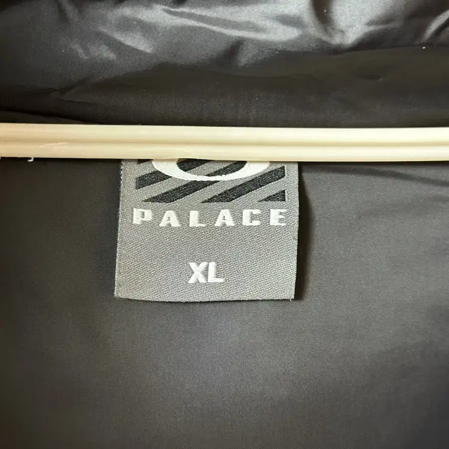 Palace x Oakley Puffa Black - 24FW