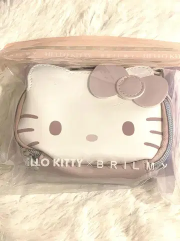 HELLO KITTY x BRILMY 미니 화장품 파우치 세븐일레븐