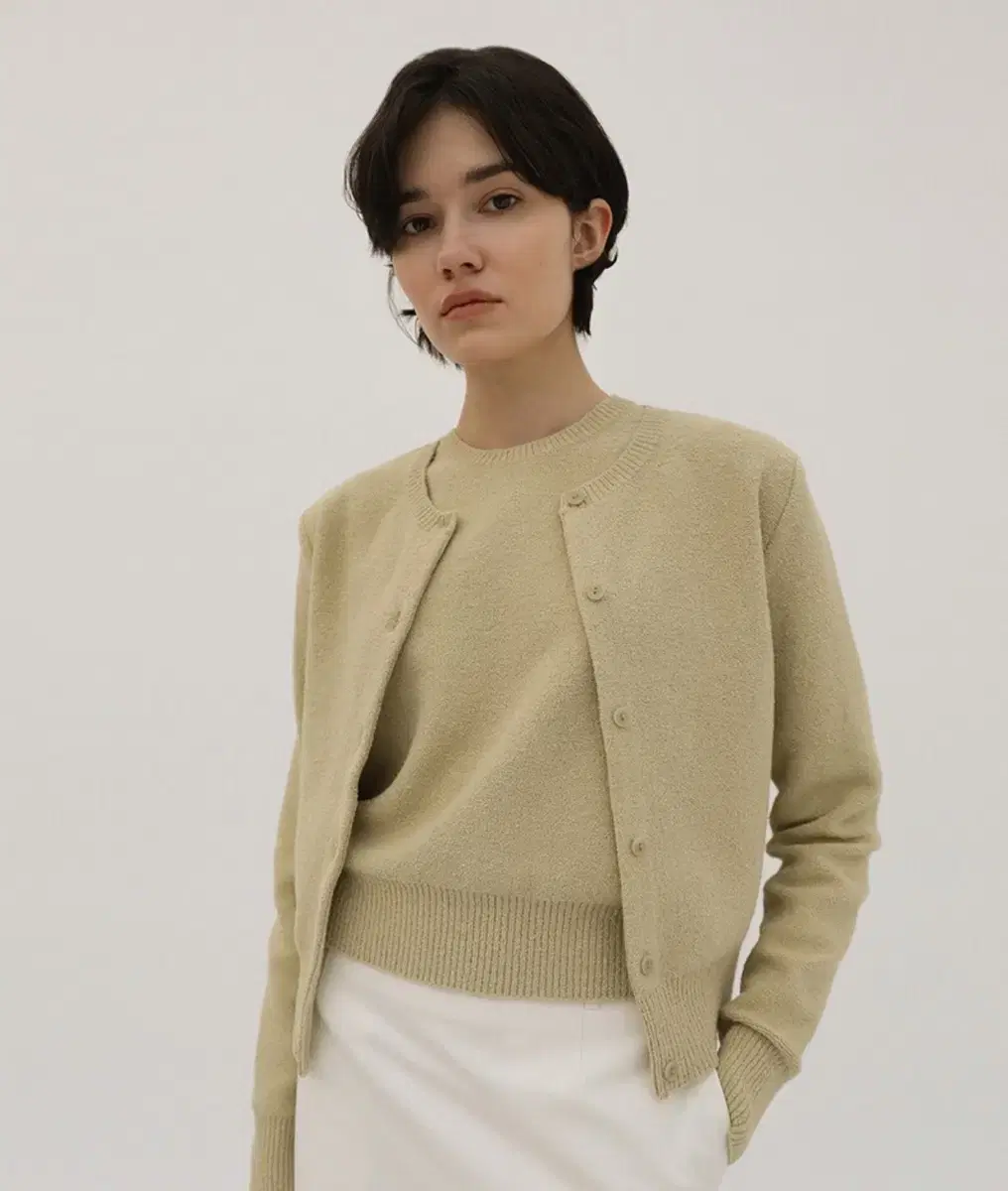 르바 Levar Boucle Round Knit Cardigan - Ol