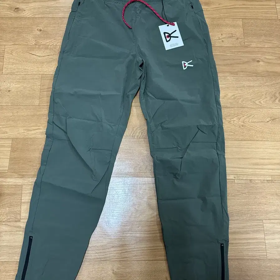 디스트릭트 비전 zanzie trackpants sage M