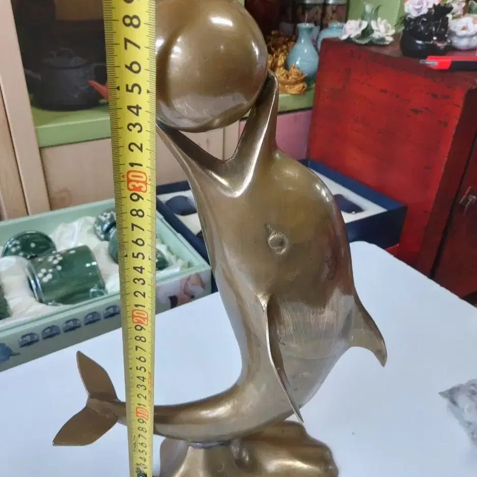 돌고래 동조각상 높이가 39cm 입니다