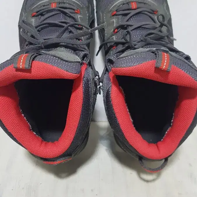 택포 250-255 정품 SWISS MAMMUT GORE-TEX 등산화!