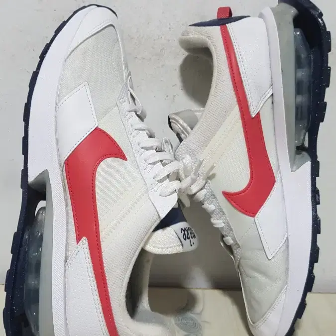 택포 260~265 A급 정품 NIKE AIR-MAX 경량 왕쿠션 운동화