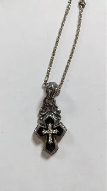 아르테미스 클래식 콰트로포일 오닉스 참 목걸이 단종