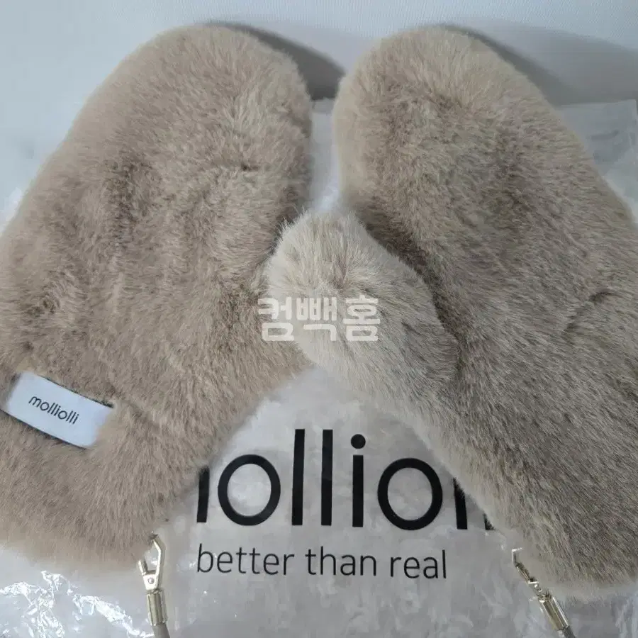 몰리올리 BEAR BEAR reversible mittens_ beige