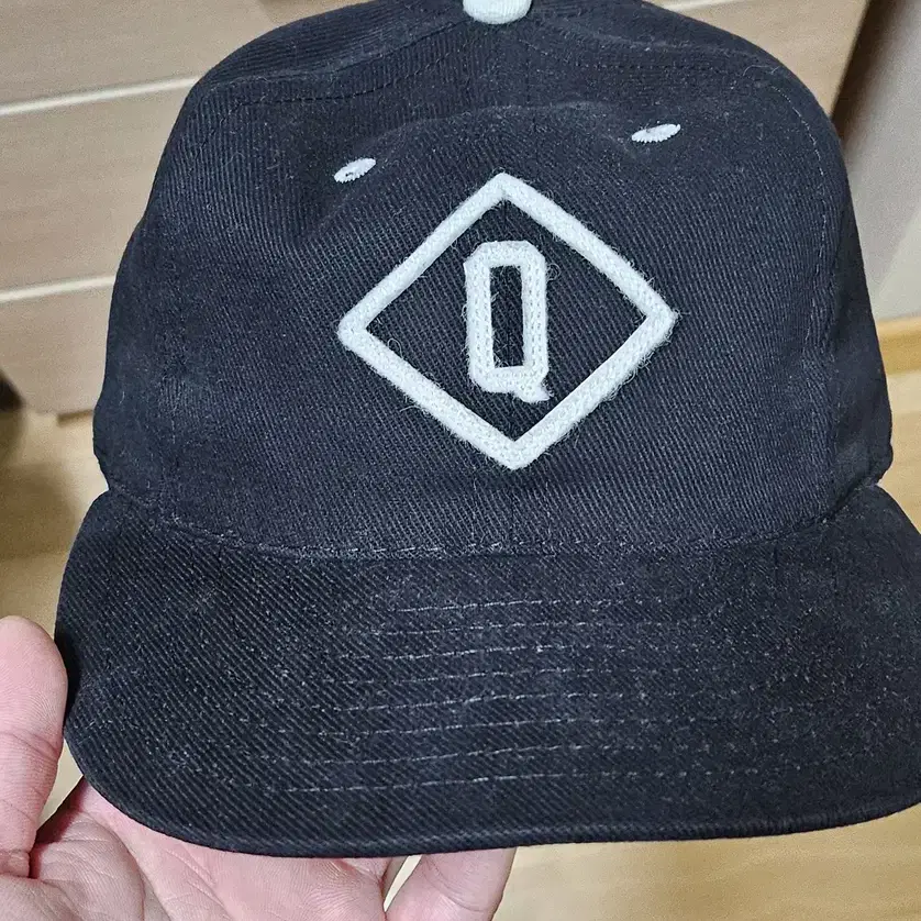 더레스큐 이벳필드 모자 Q LOGO BALLGAME CAP