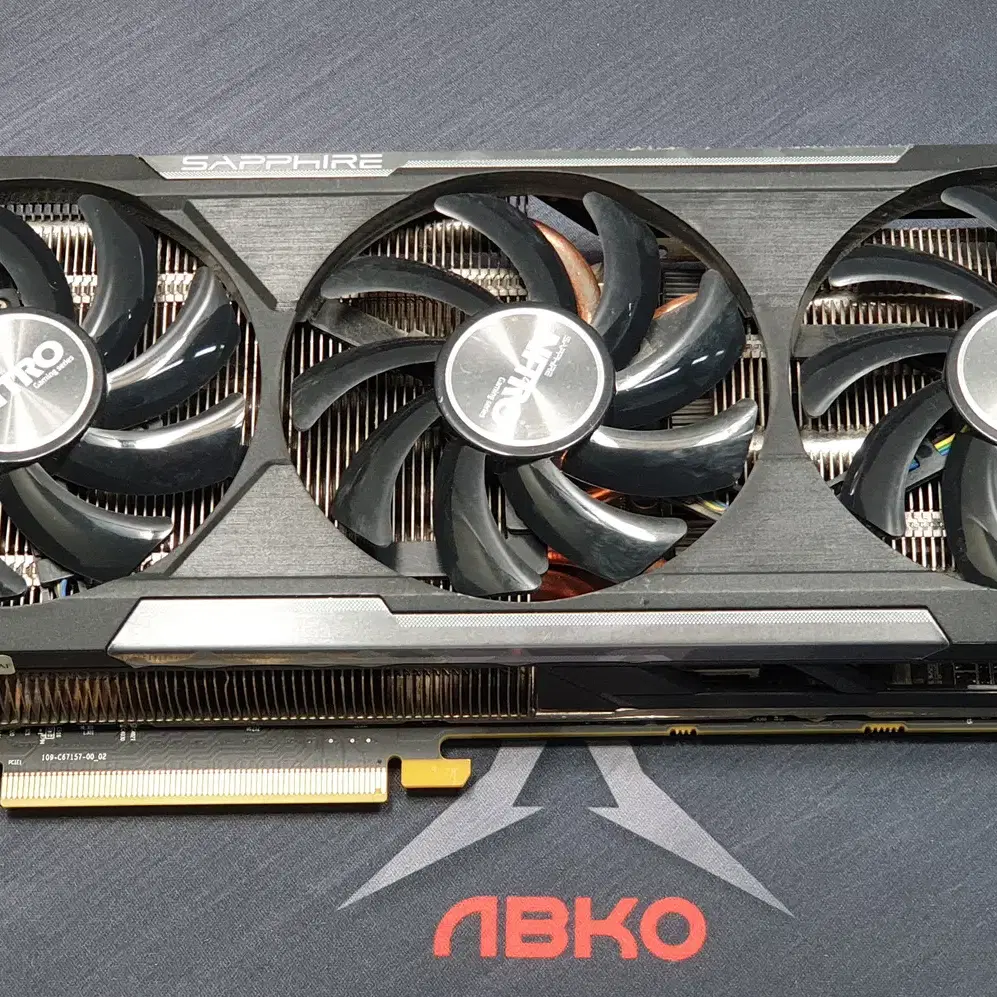 RADEON R9 390 8G