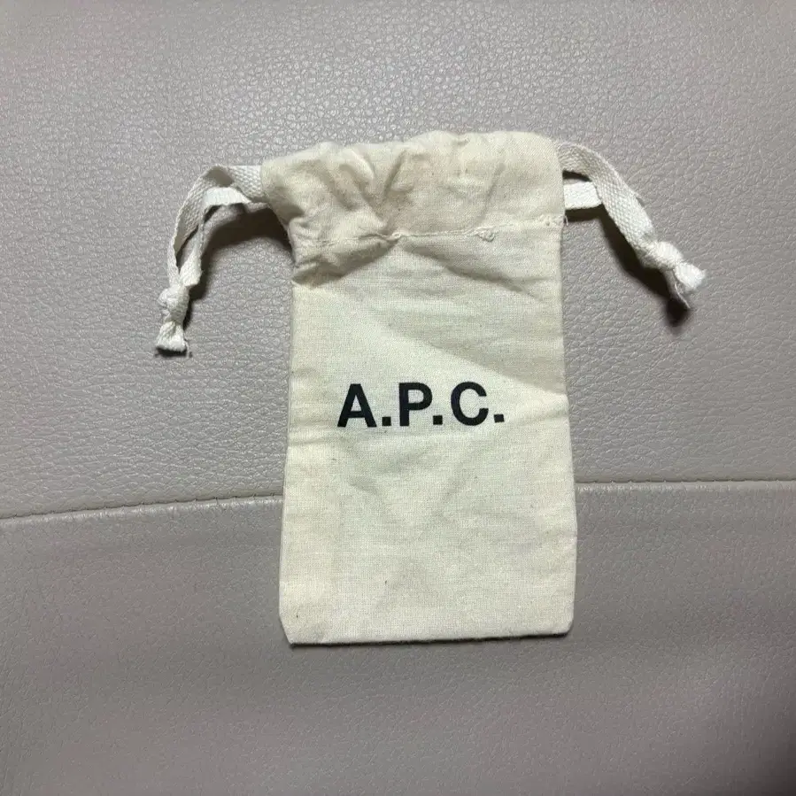 A.P.C 안드레 카드홀더 블랙