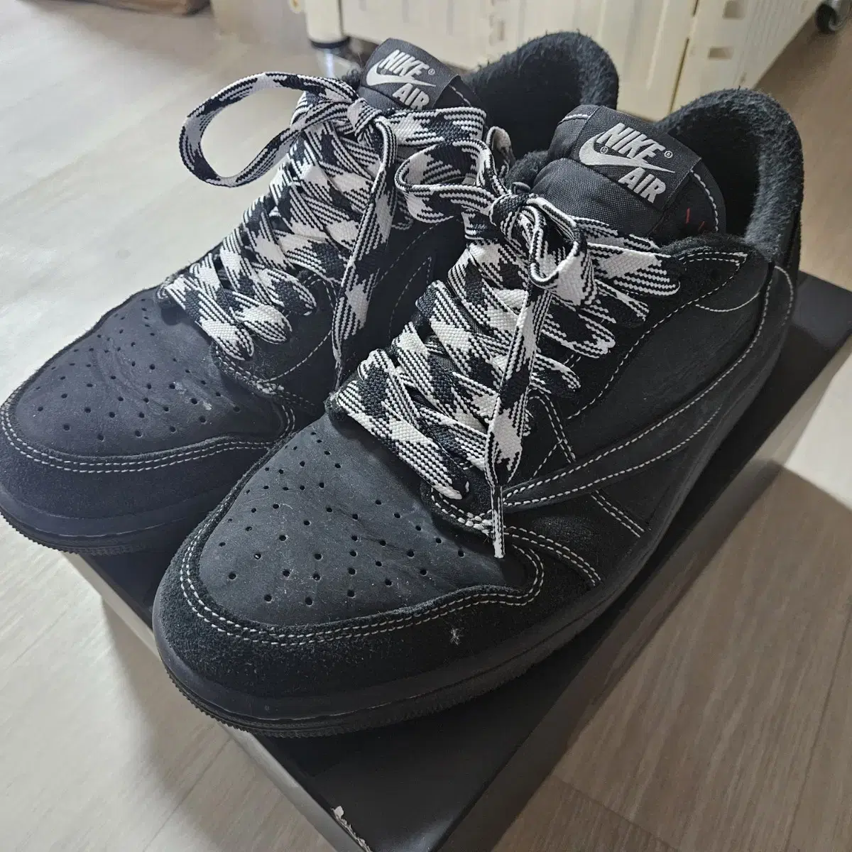 Travis Scott Jordan Black Phantom 280 NAKOTAB