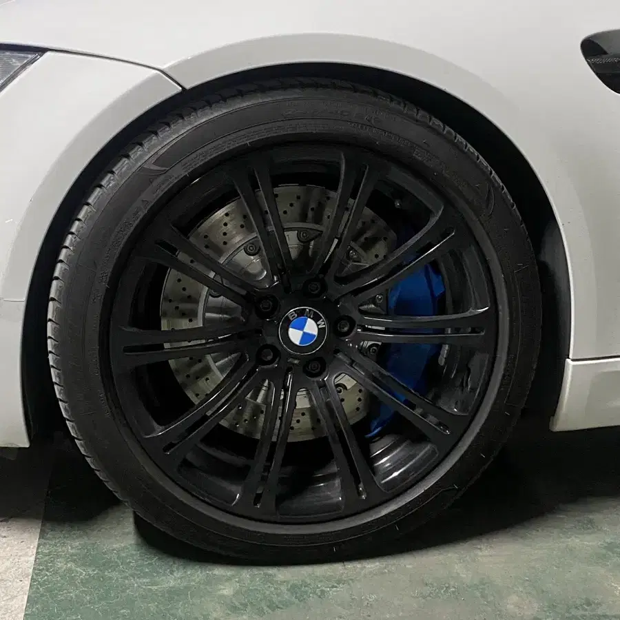 Bmw e92 m3 lci19인치 팝니다