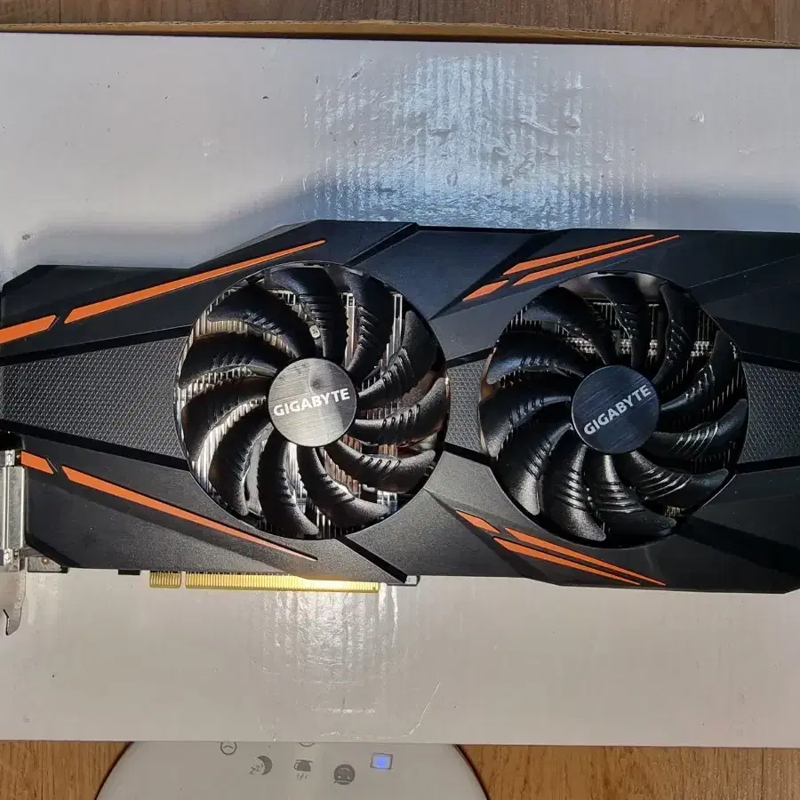 직거래 만/ 그래픽카드/GIGABYTE  GTX1070  8GB /