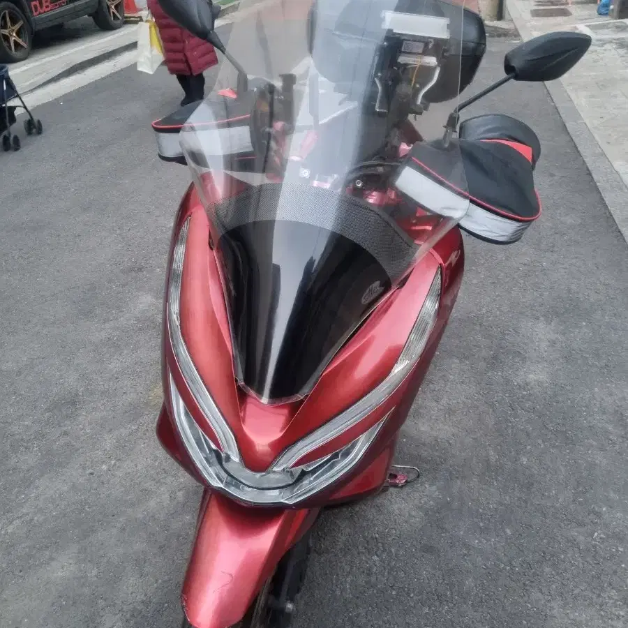 20년식 pcx125 팔아요.