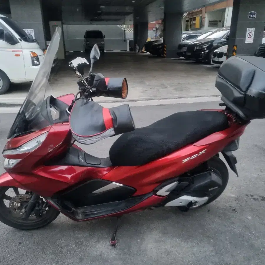 20년식 pcx125 팔아요.