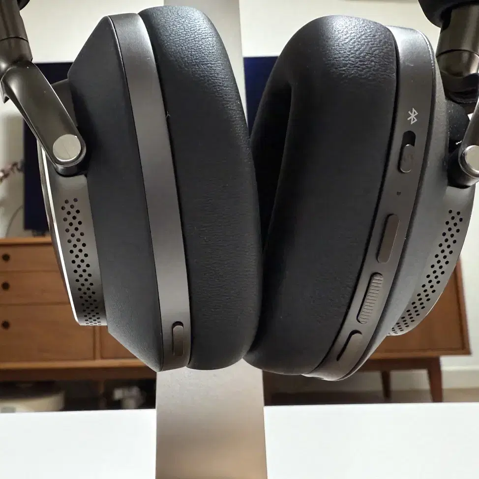 [팝니다] Bowers & Wilkins PX8