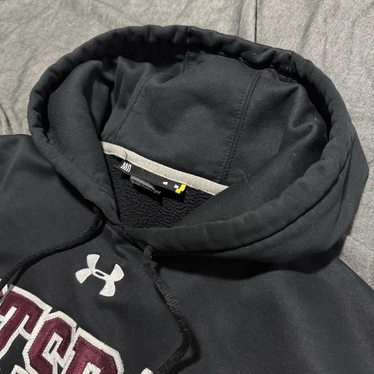 Under Armour Pullover Hood Shirt Sz M