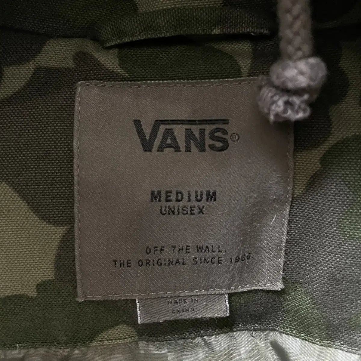 (M) Vans 반스 카모 덕다운 투웨이 패딩 점퍼