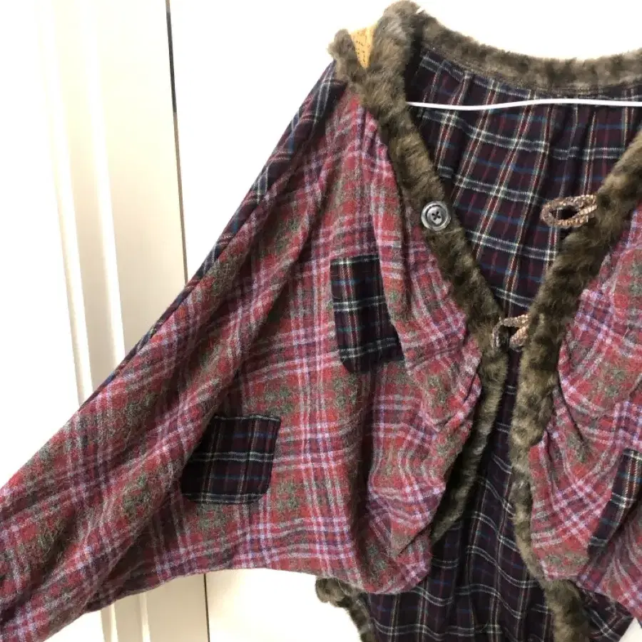 Mixed Check Hoodie Cape 체크 케이프