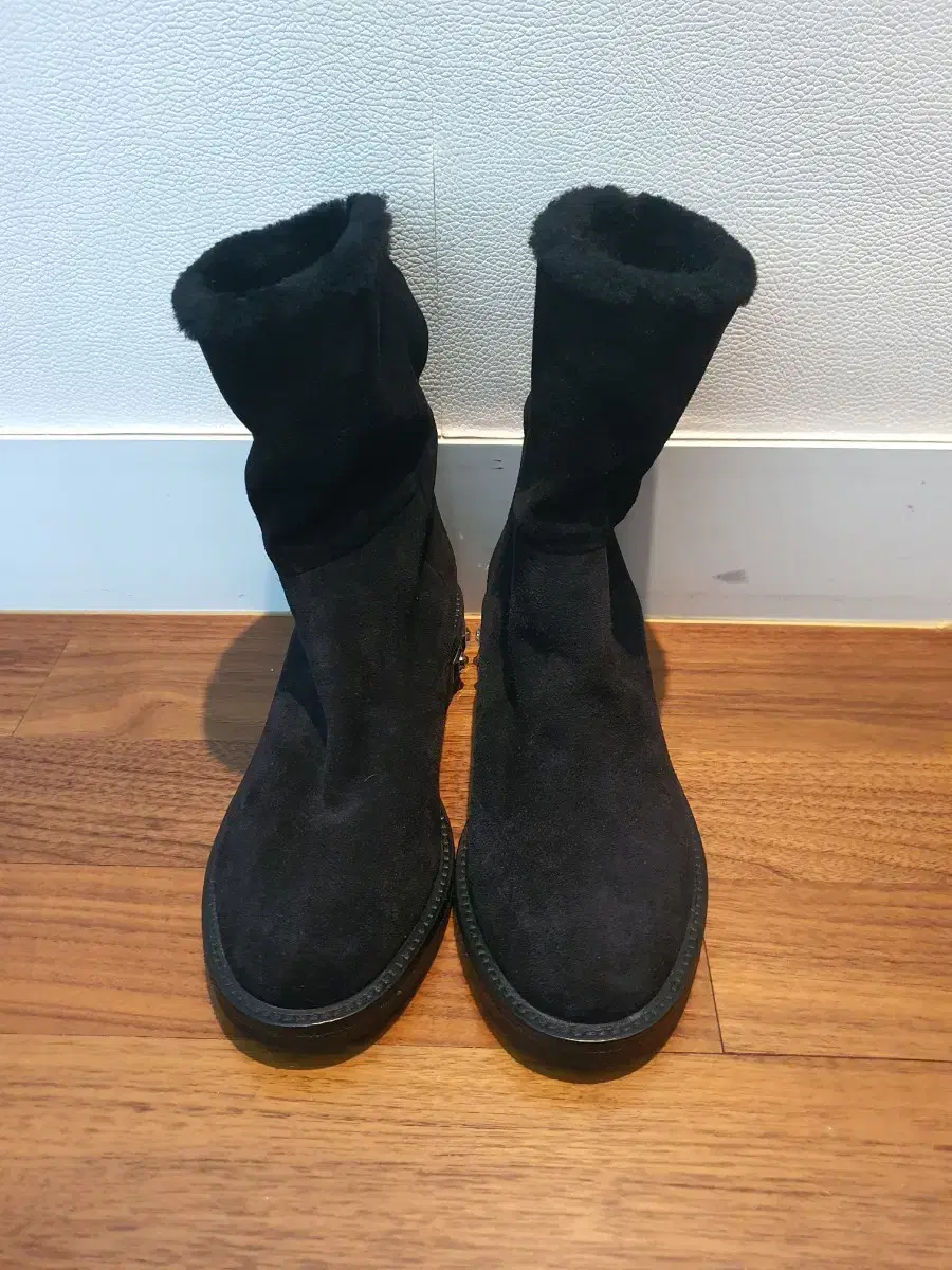 (New Product) Miu Miu Suede Ankle Boots 36