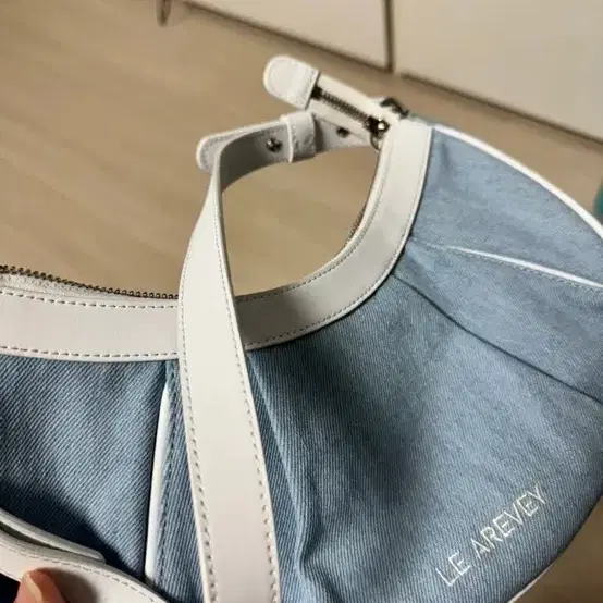 르아르베이 가방 Le Arevey Baby Hobo Bag