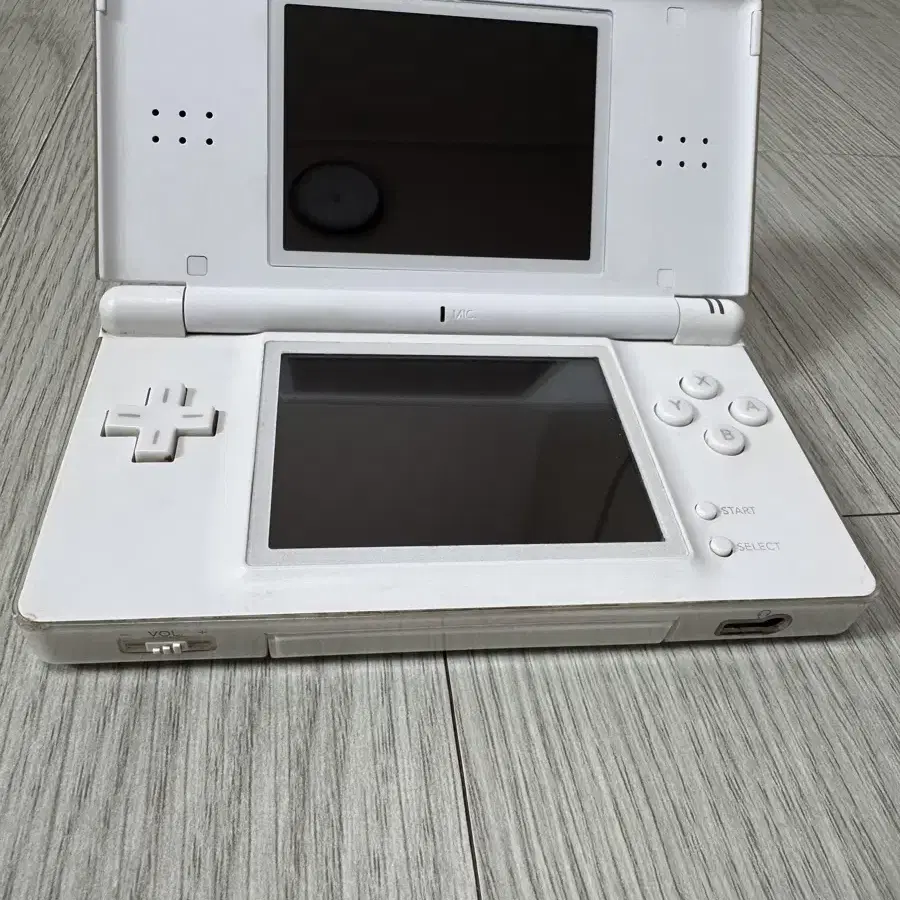 닌텐도 ds lite+tt칩+충전기 케이블