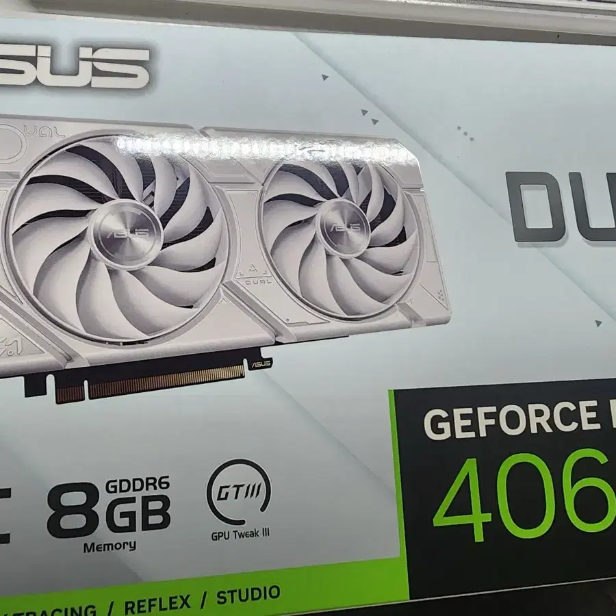 ASUS Dual RTX 4060 화이트