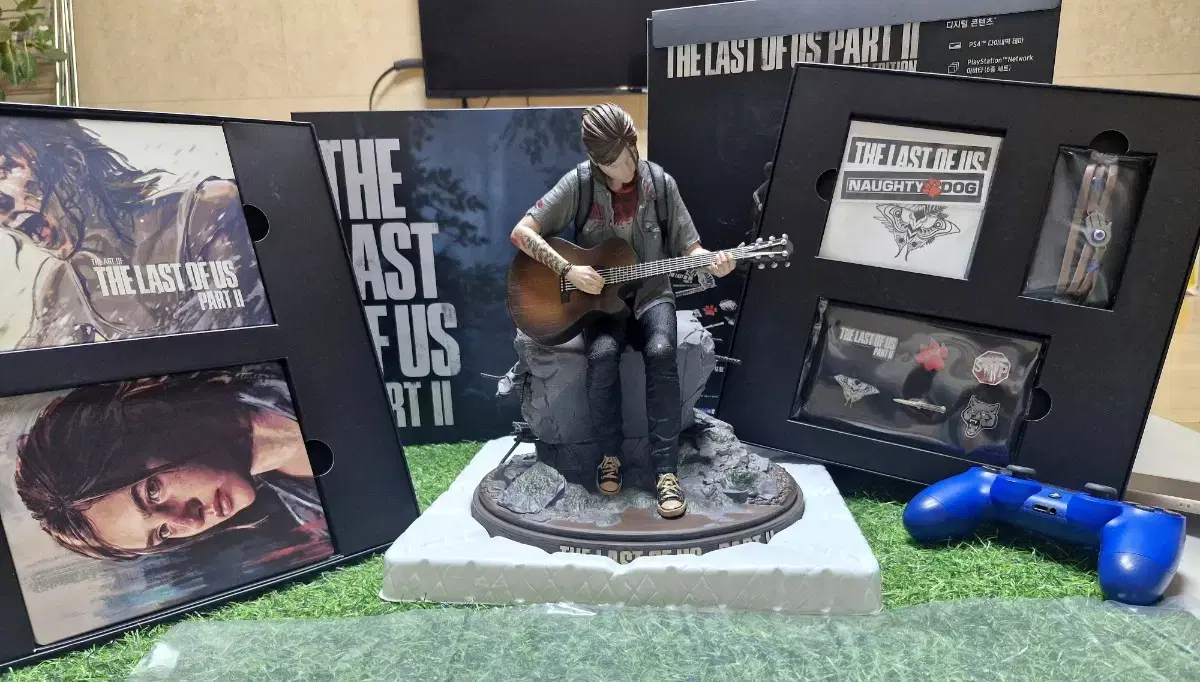 PS4 Last of Us 2 Collector's Figure, Title, etc. full set Full Box New Product