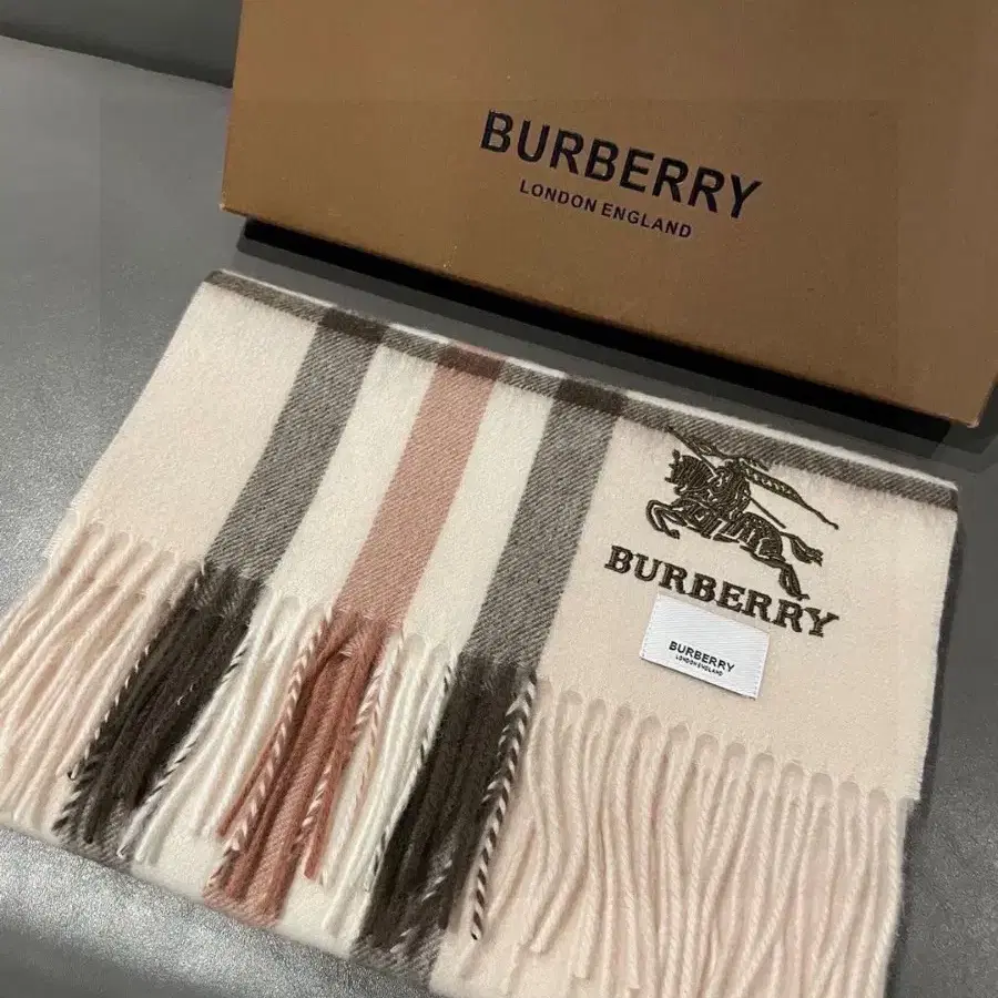 BURBERRY 캐시미어 머플러