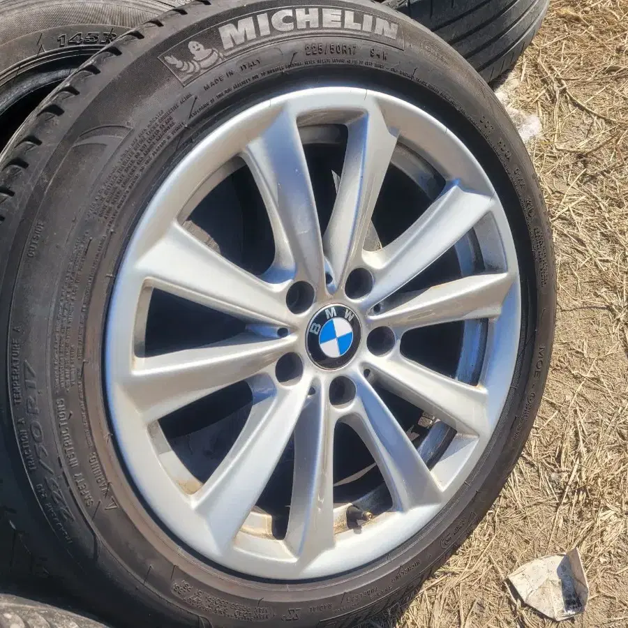 포터2  전용 BMW 순정 정품 17인치 휠타이어 31만원 판매