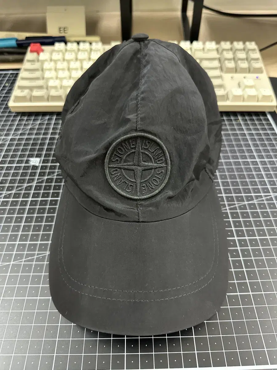 스톤아일랜드(STONE ISLAND) 나일론 스트링 캡 XL