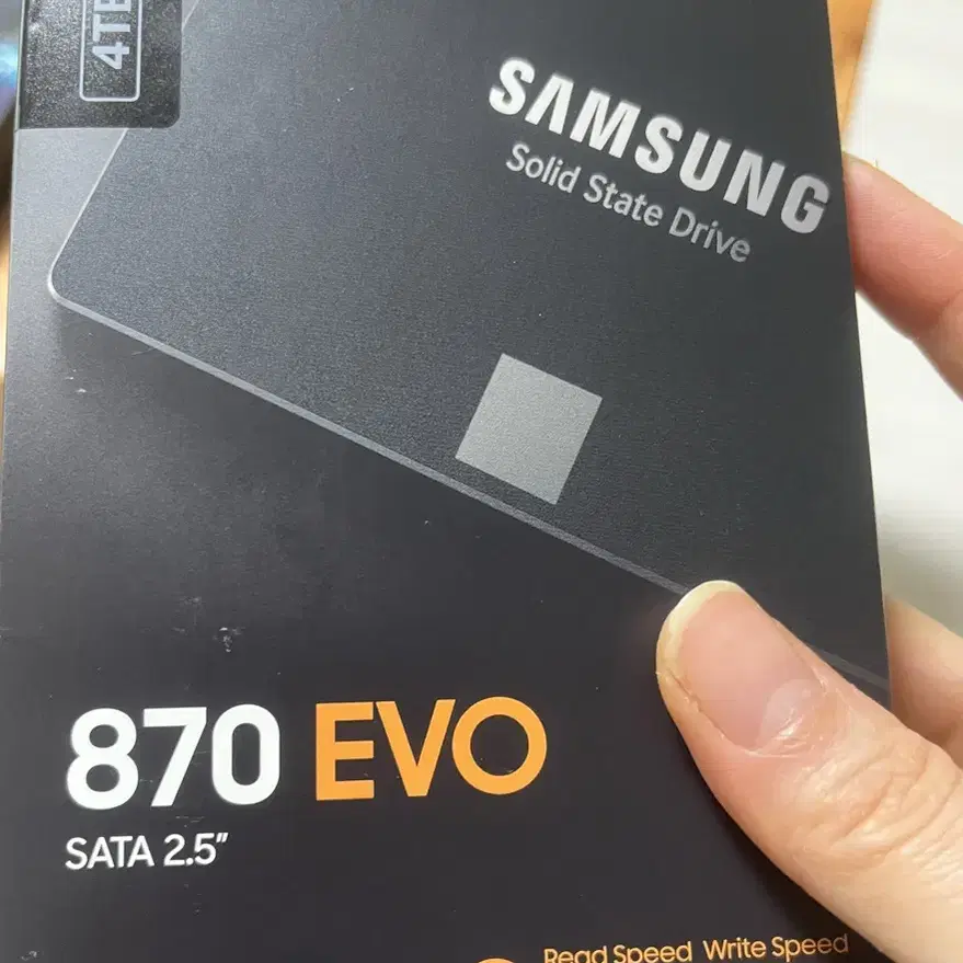 삼성 870 Evo 4테라 정품 (직거래 only)