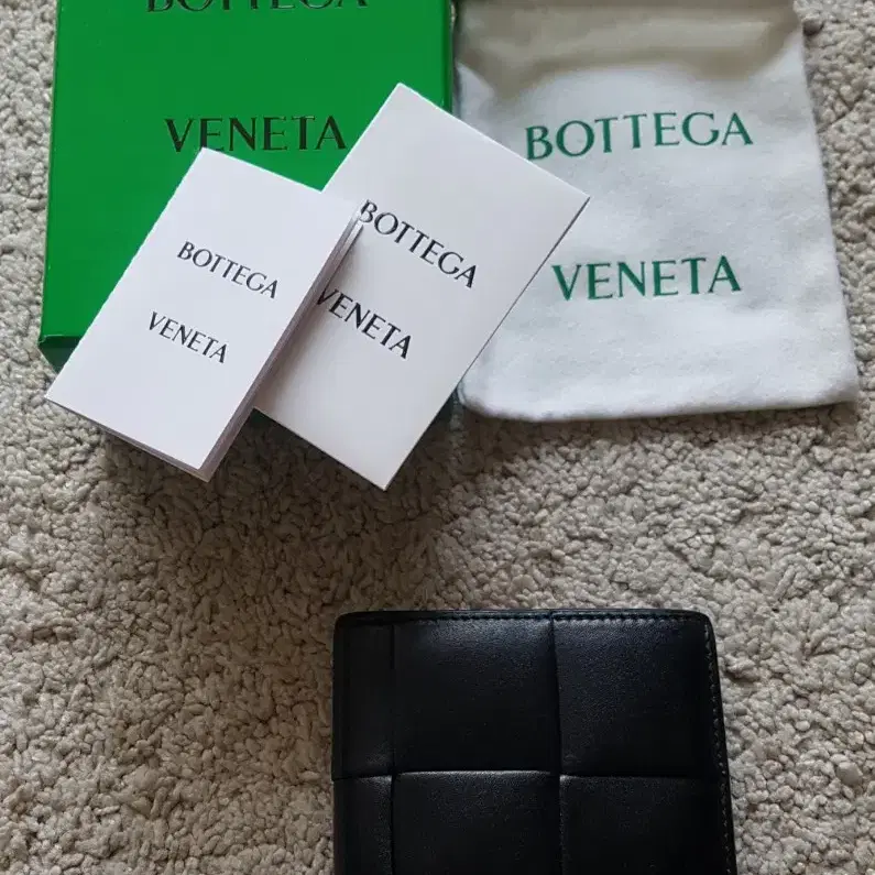 BOTTEGA VENETA 반지갑