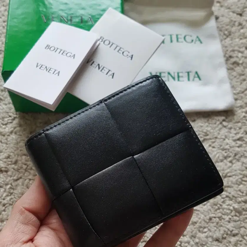 BOTTEGA VENETA 반지갑