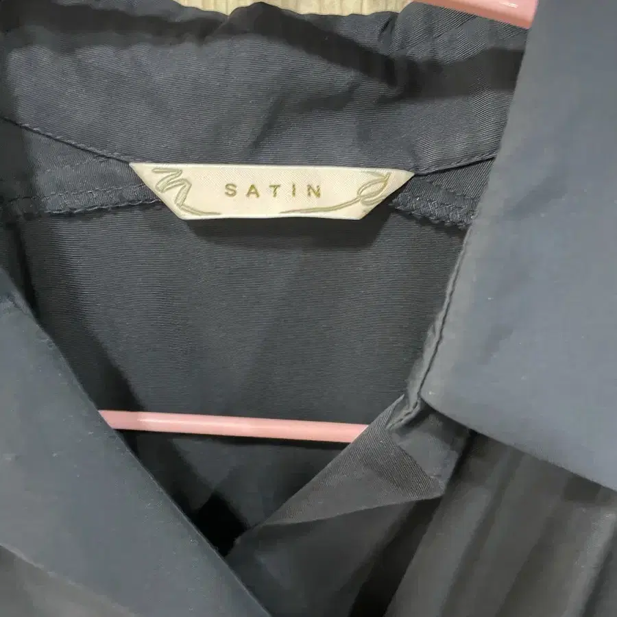 SATIN  시크라인 랩스타일 원피스