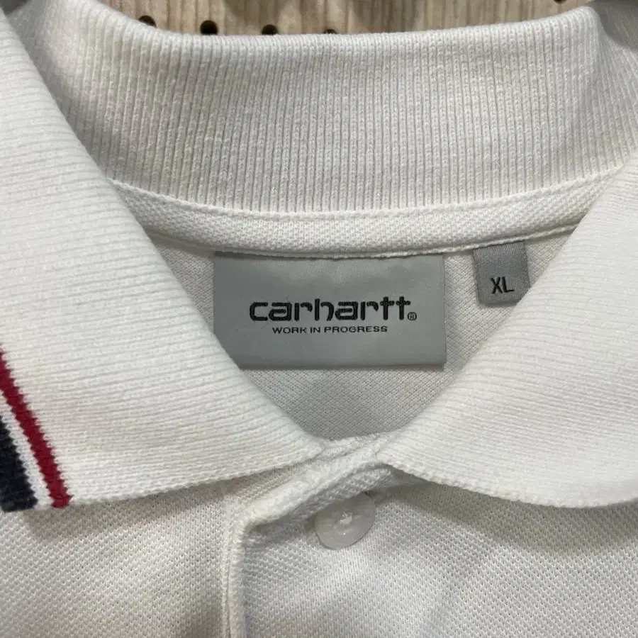 carhartt(칼하트) 레터링 카라 반팔티 XL