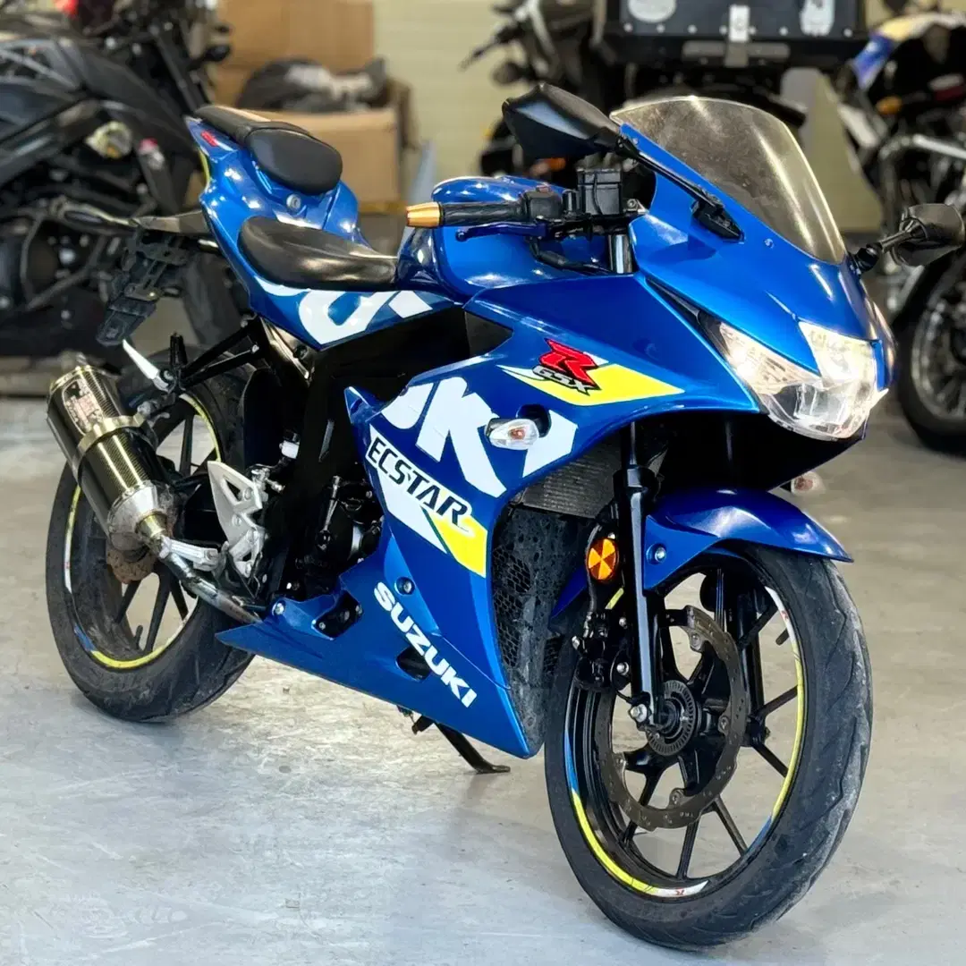 스즈키 gsxr125 19년식 2만km 요시무라  저렴히 판매합니다